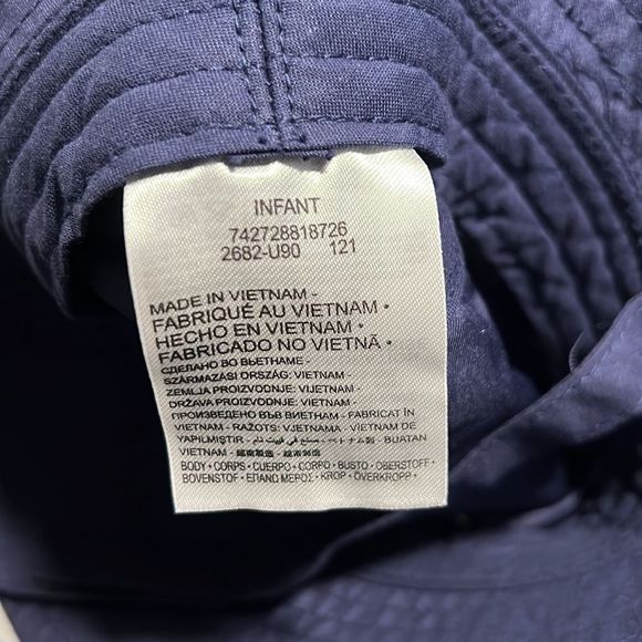 Nike UPF 40+ Infant Bucket Hat - Picture 6 of 6